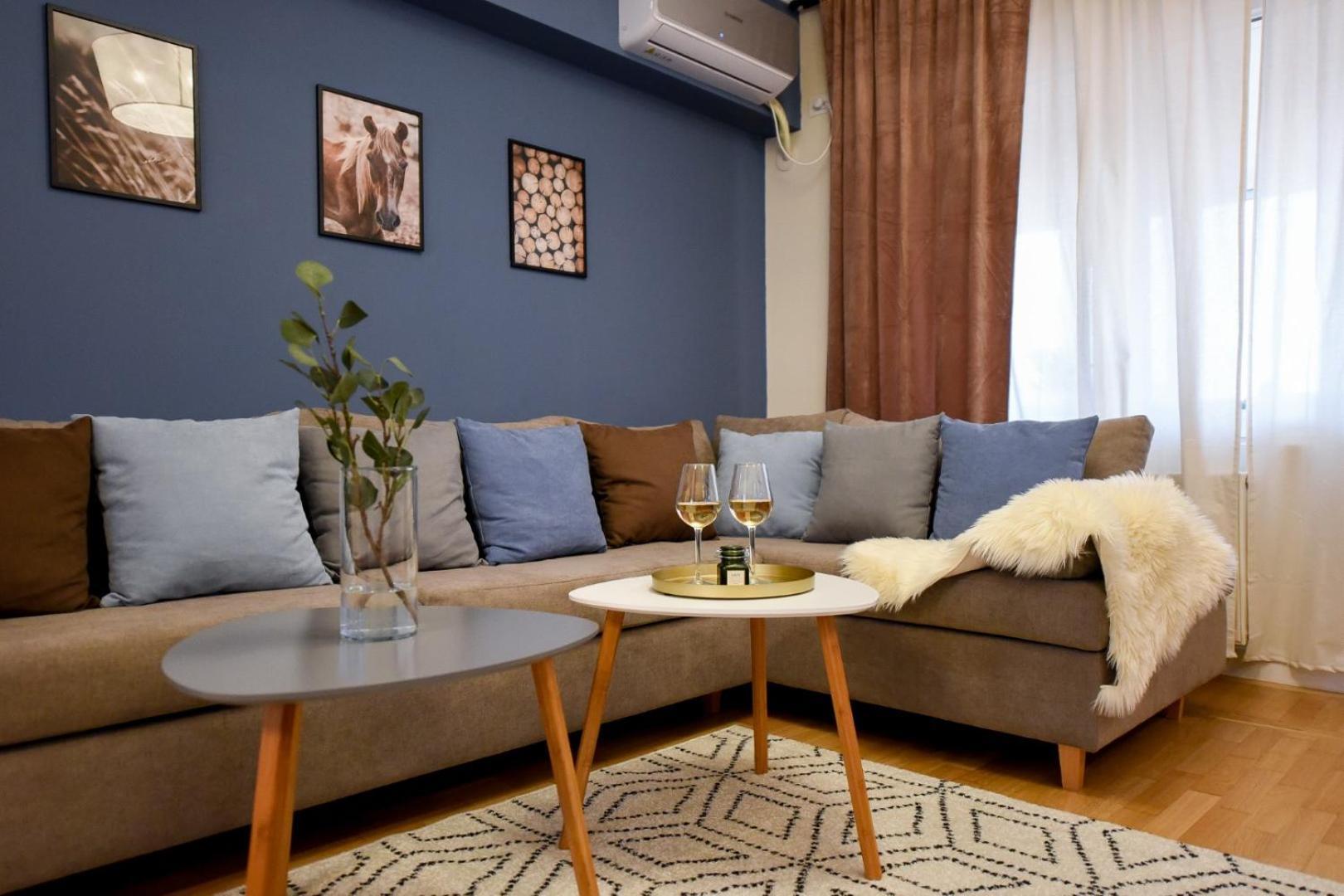 City Living At Its Best - Spacious 2 Bedroom Apartment On Calea Victoriei Bucarest Esterno foto