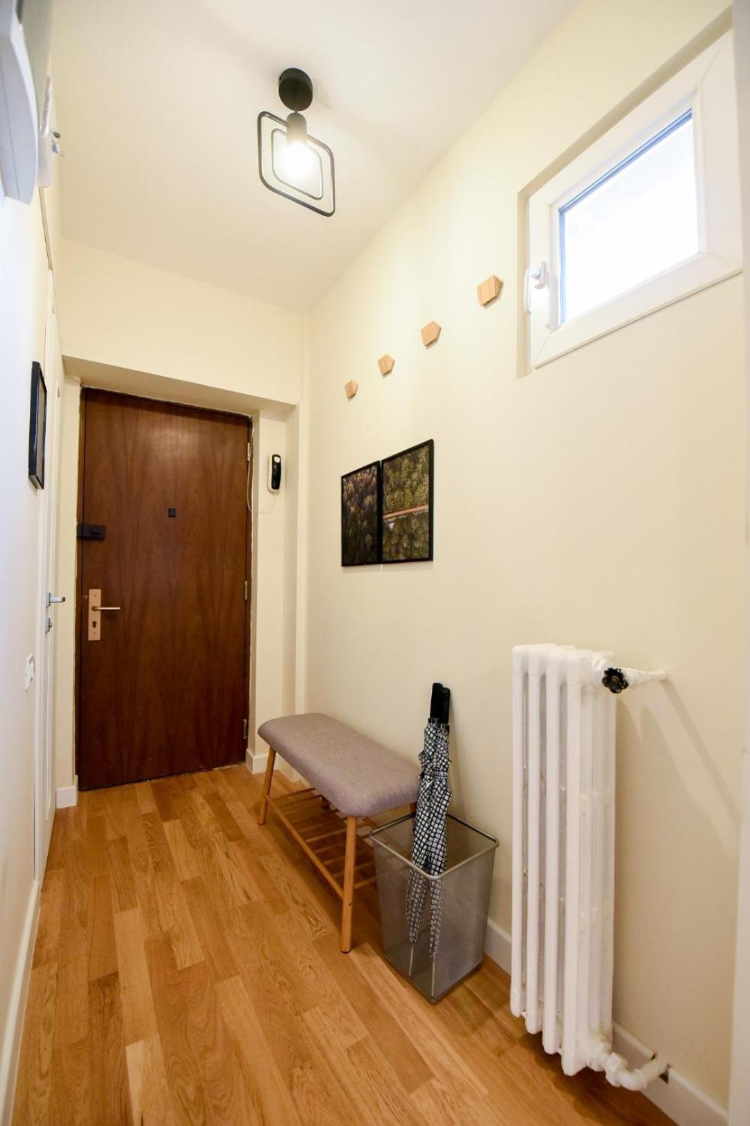 City Living At Its Best - Spacious 2 Bedroom Apartment On Calea Victoriei Bucarest Esterno foto